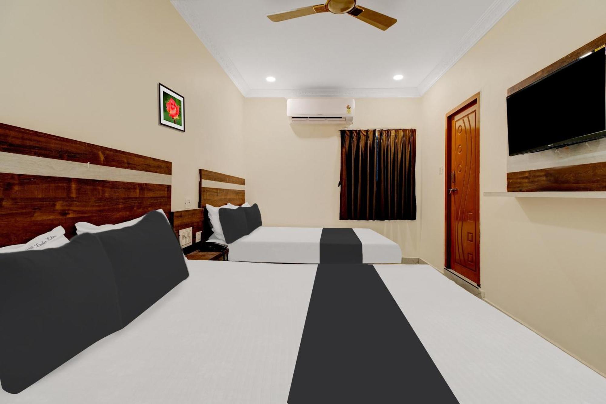 Hotel O Leela Elite Vijayawāda Esterno foto