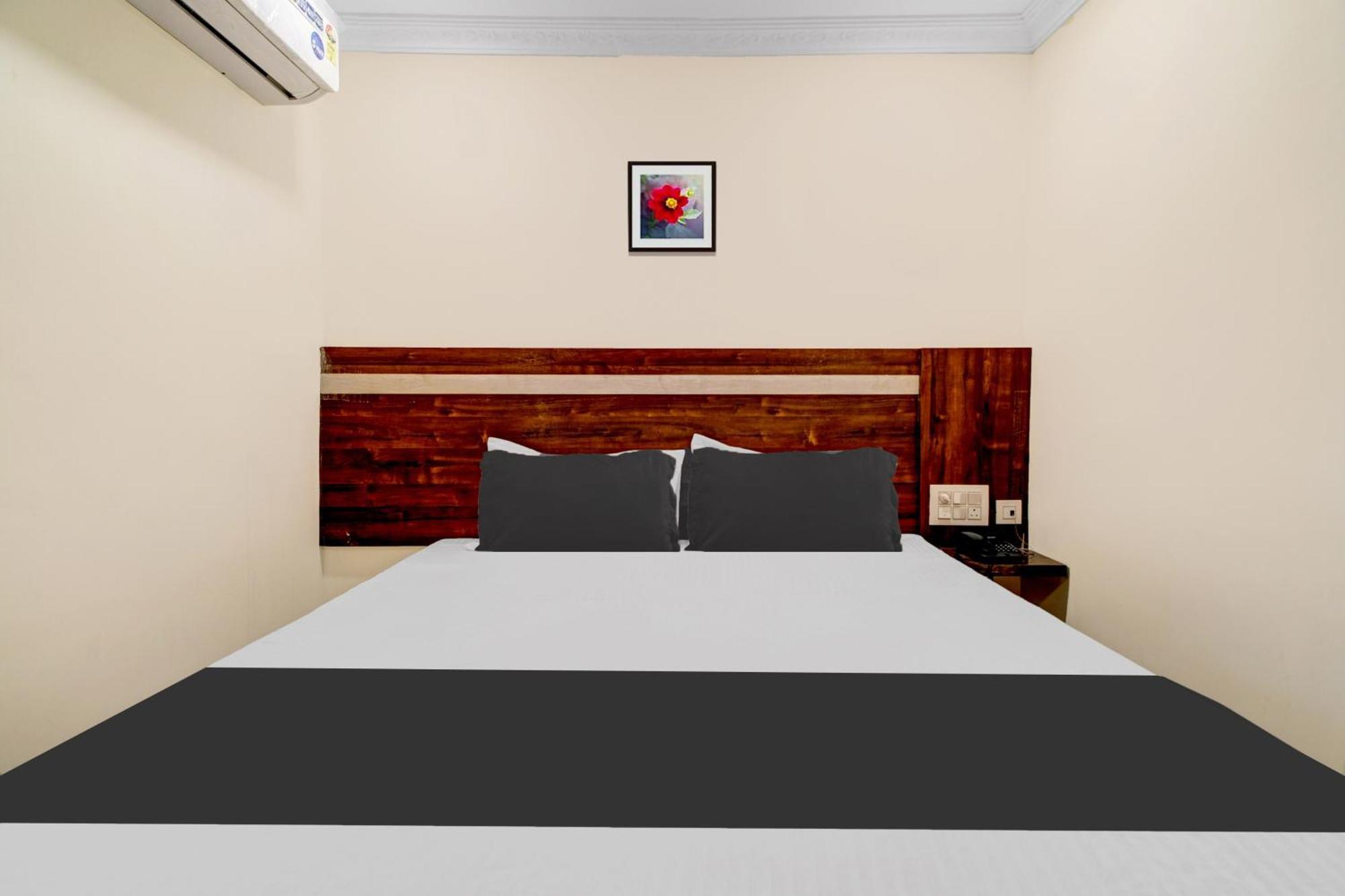 Hotel O Leela Elite Vijayawāda Esterno foto