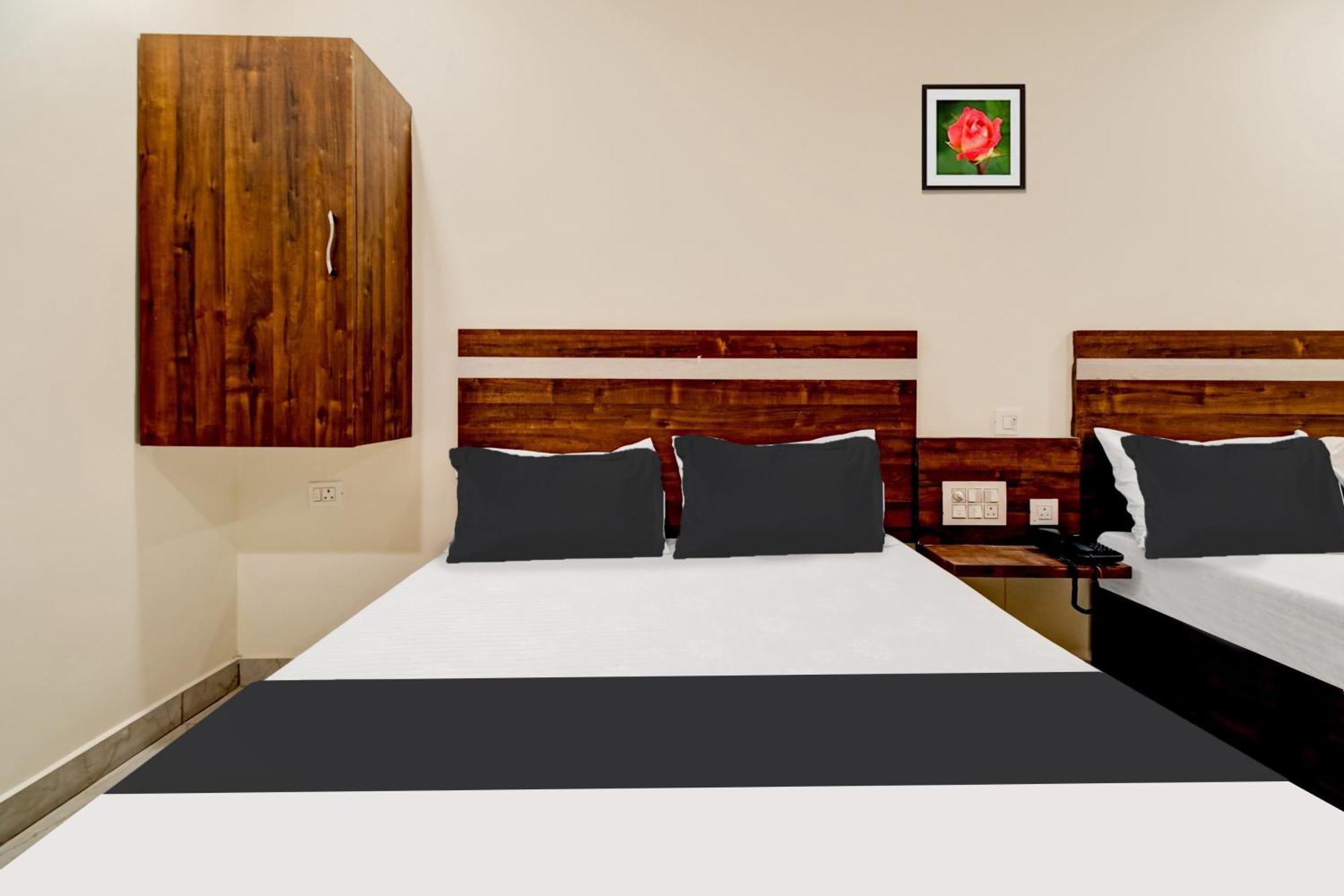 Hotel O Leela Elite Vijayawāda Esterno foto