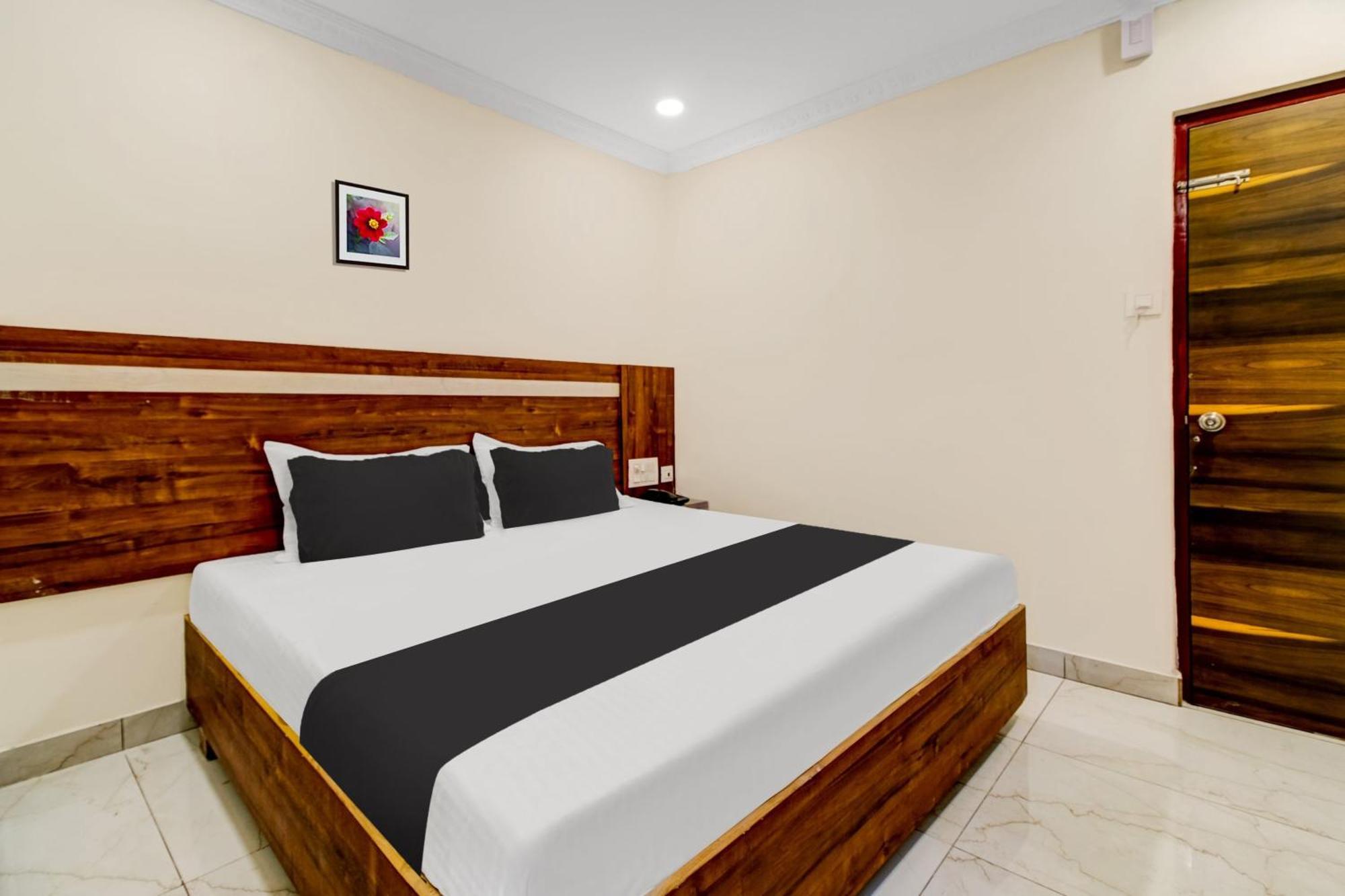 Hotel O Leela Elite Vijayawāda Esterno foto