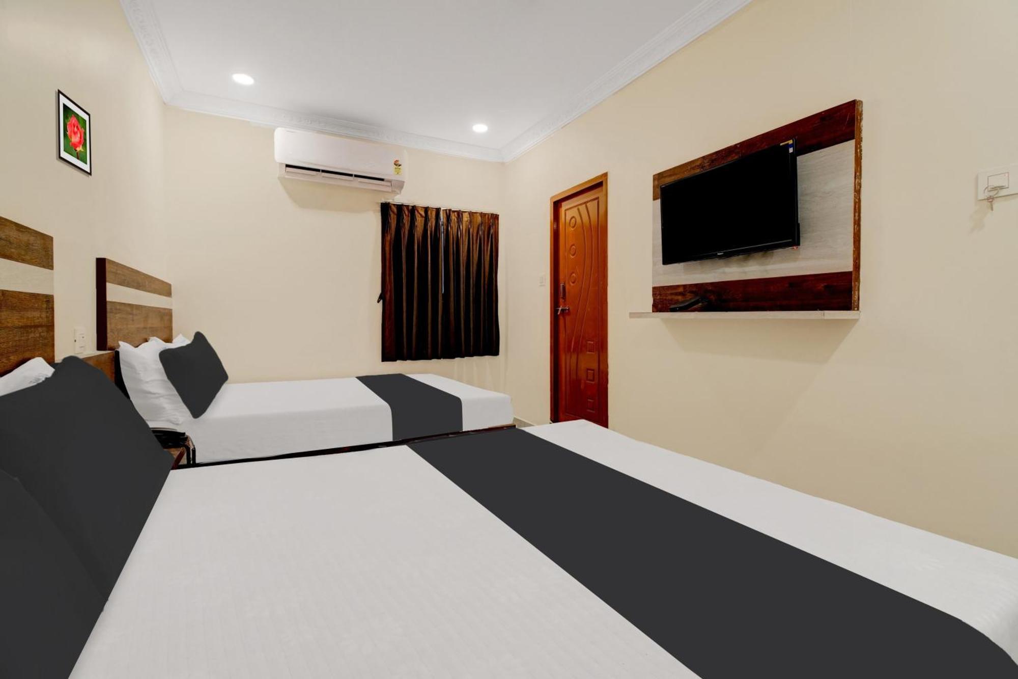 Hotel O Leela Elite Vijayawāda Esterno foto